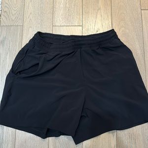 Lululemon Pace Breaker Size L 5” Inseam Black
